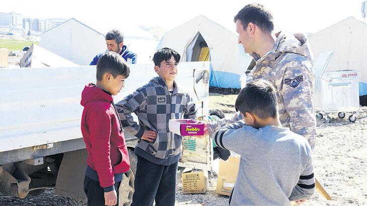 Çadır kentte yaşam normalleşiyor