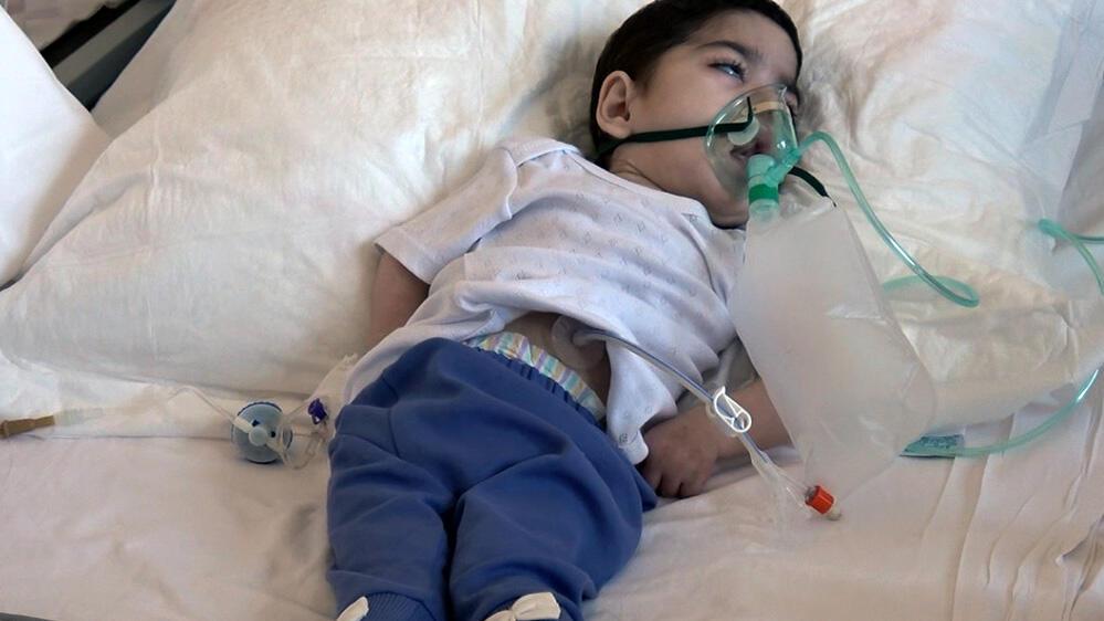 Hastane enkazından kurtarıldı! Ailesi her yerde aranıyor