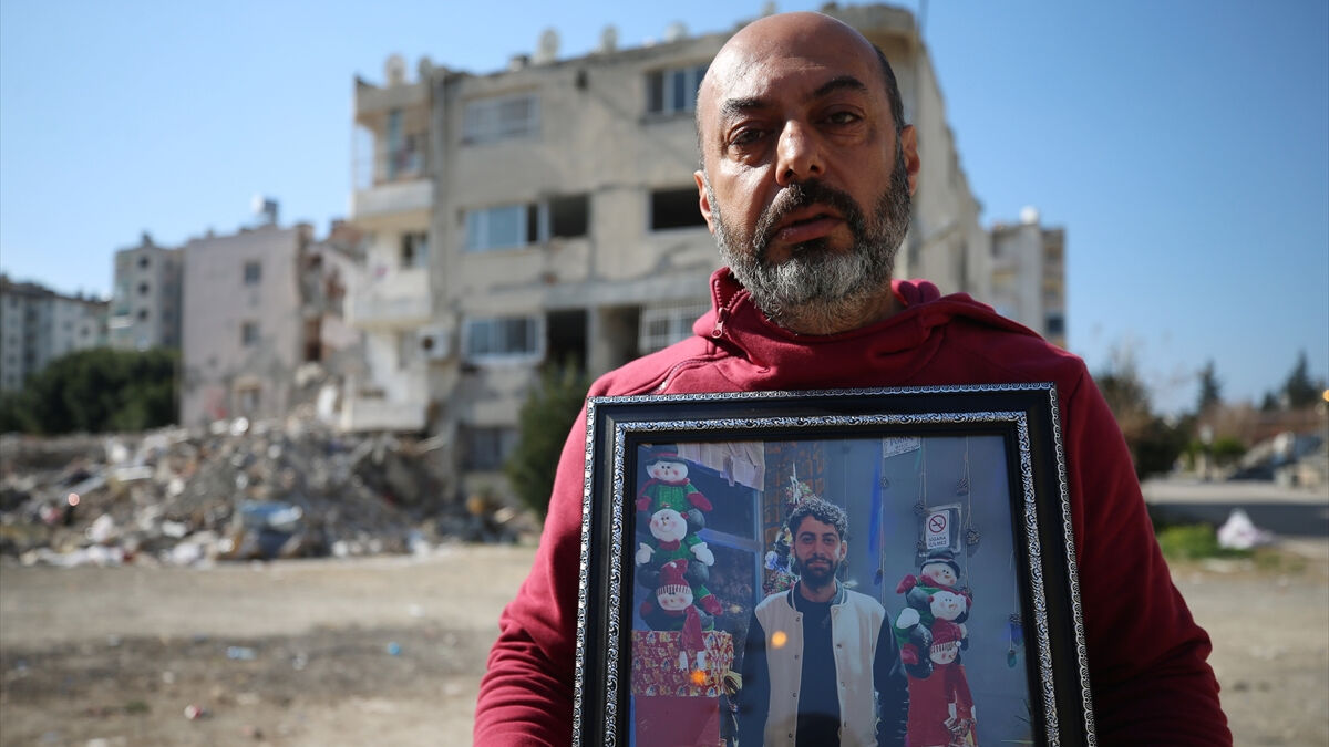 Hatay’da evlat acısı yaşayan Özer Akkaya: Her gün mezarına gidiyorum