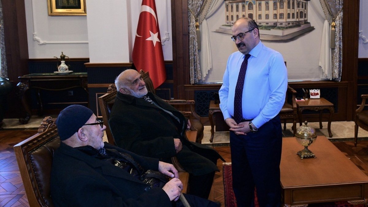 Trabzon’daki iki emekli, maaşlarını AFAD’a bağışladı