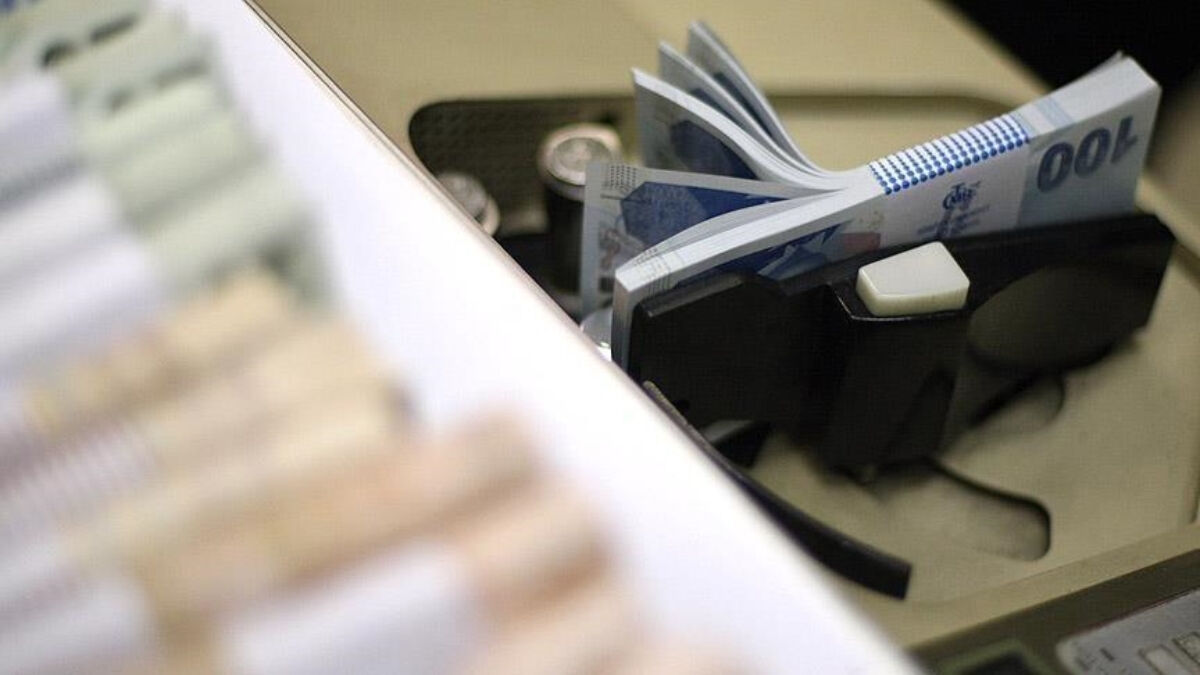 Deprem bölgesindeki esnafın borcunun ertelenmesi karar bağlandı