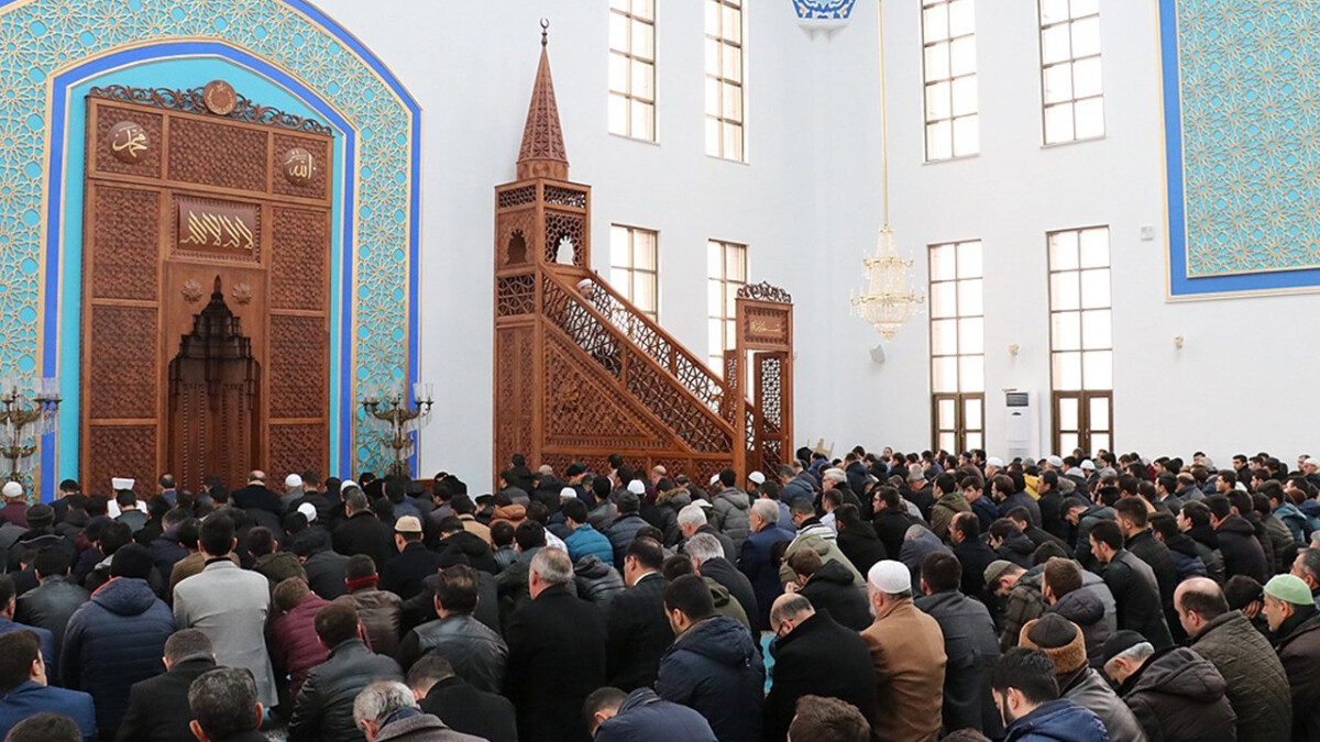 12 Mayıs 2023 Cuma Hutbesi konusu: ‘Kadın ve Erkek: Hürmete Layık, Saygın Varlık’