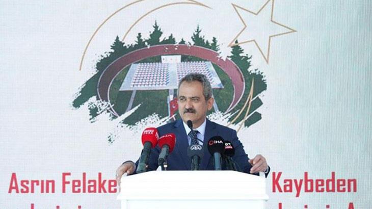 Bakan Özer: 465 bin vatandaşımız okullarımızda, yurtlarımızda kaldı