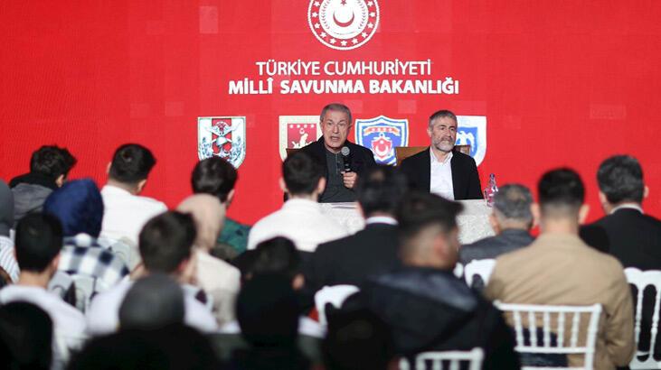 Bakanlar Akar ve Nebati öğrencilerle bir araya geldi