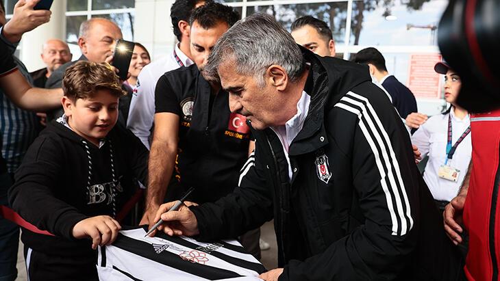 Beşiktaş kafilesine Antalya’da coşkulu karşılama