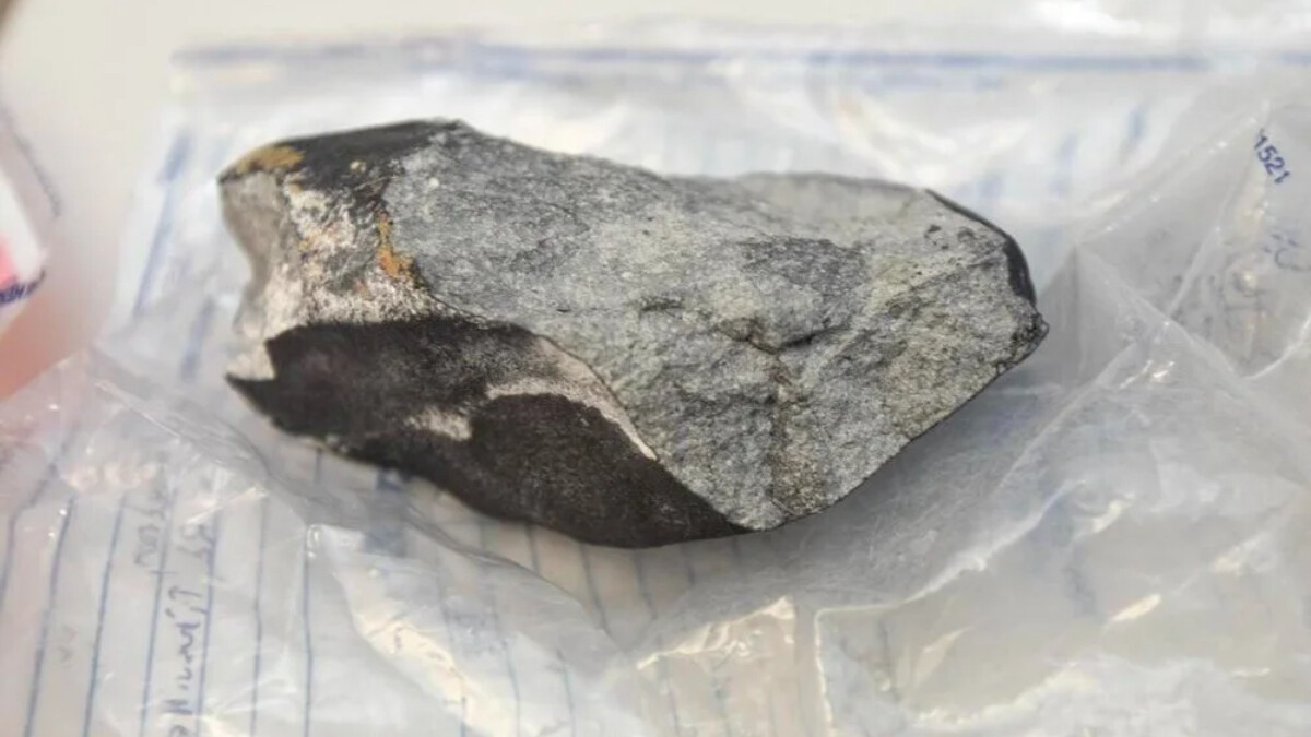 Çatıyı delerek eve düşen cisim 4,5 milyar yıllık bir göktaşı çıktı