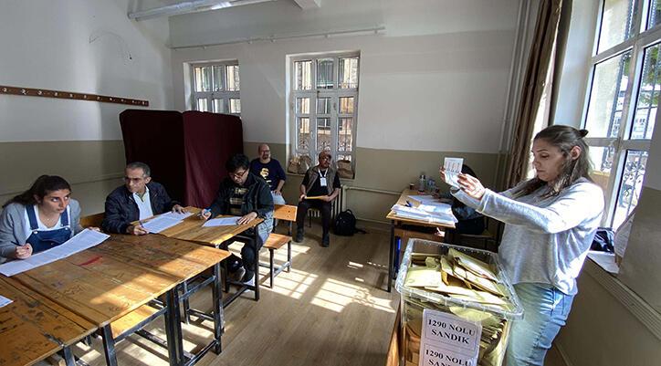 İzmir’de sandıklar açıldı