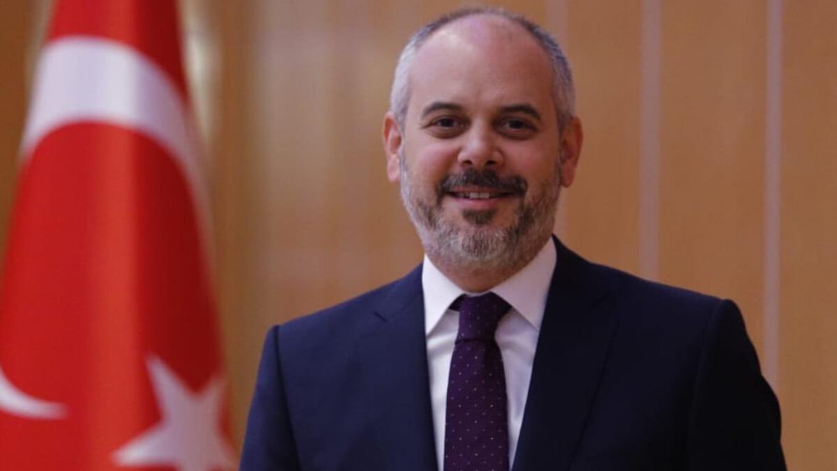 Cumhurbaşkanı Başdanışmanlığına Akif Çağatay Kılıç atandı ve kendisine Büyükelçilik unvanı verildi