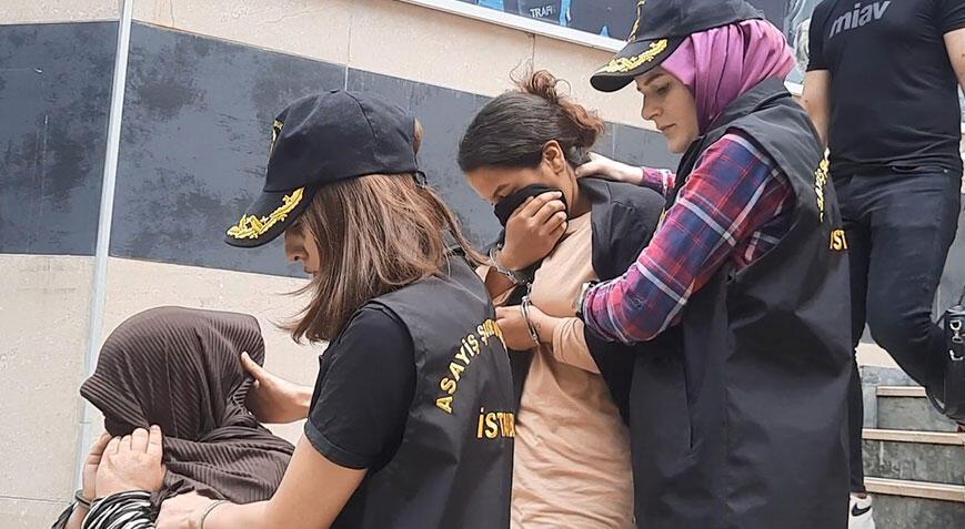 Evlerden hırsızlık yapan 2 kadın yakalandı