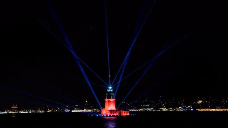 Kız Kulesi’nde ışık ve lazer gösterisi düzenlendi