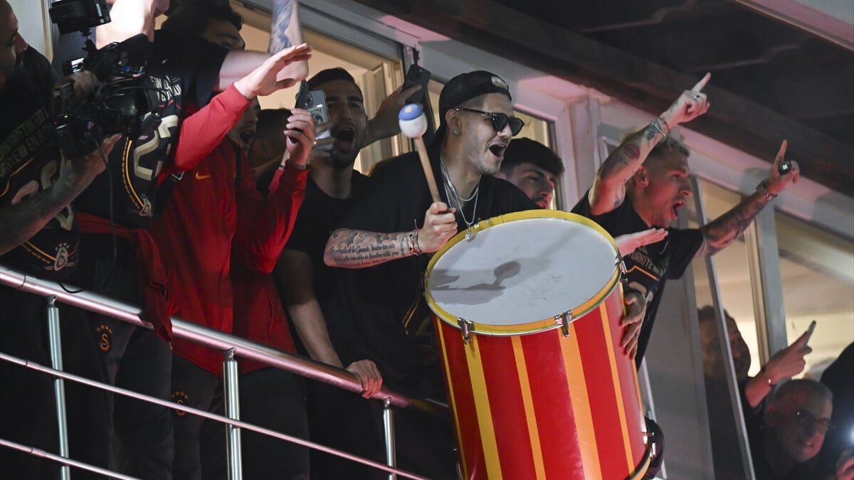 Mauro Icardi, ‘Fener Ağlama’ şarkısına eşlik etti