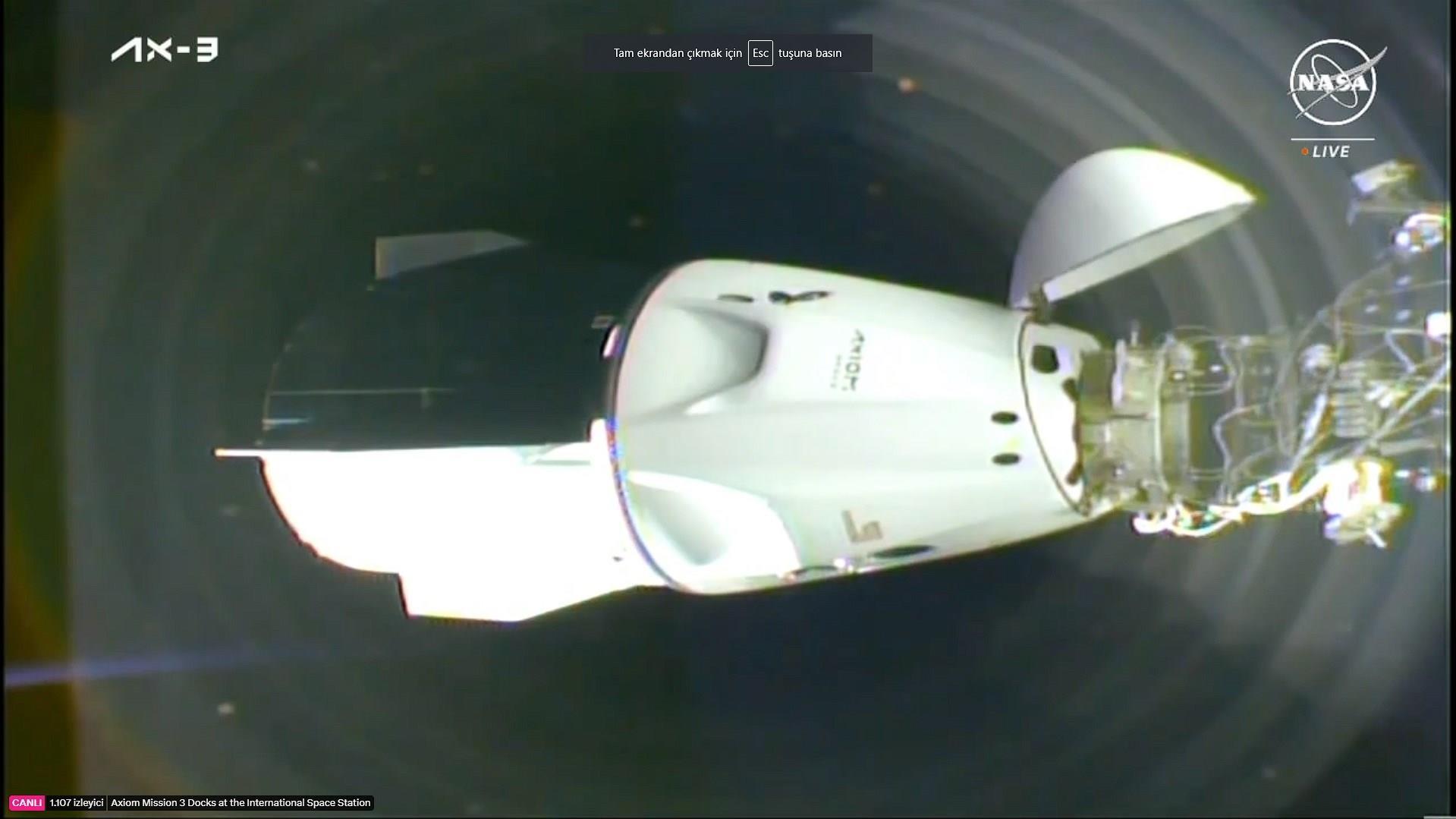 Alper Gezeravcıyı taşıyan kapsül ISS’e kenetlendi