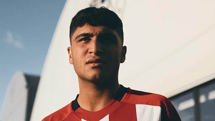 Phil Giles: Yunus Emre Konak heyecan verici bir oyuncu!