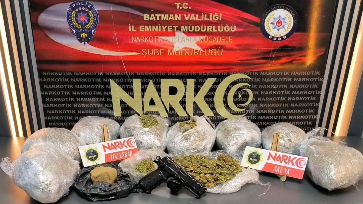 Batman’da polisten kaçan araçtan atılan kutudan uyuşturucu çıktı