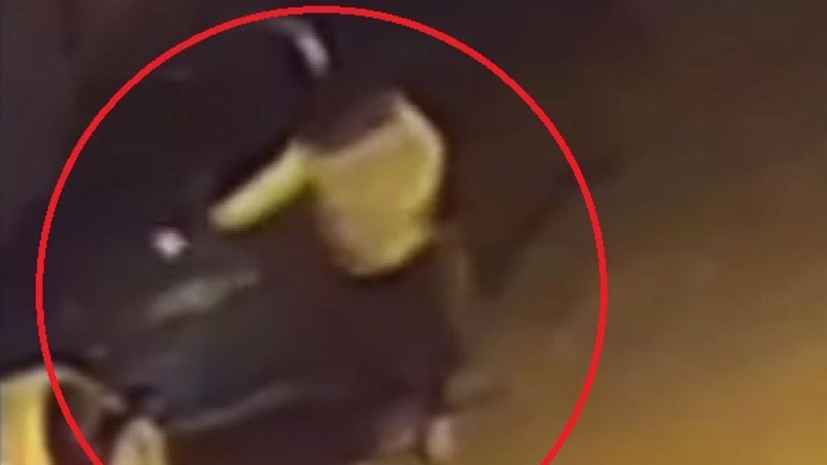 Ağrı’da bir kişi otomobiline binerken tabancayla vuruldu