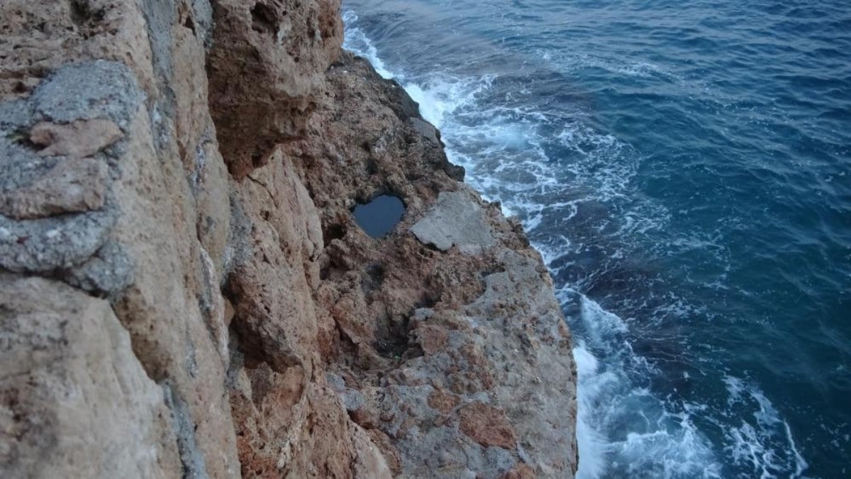 Antalya’da genç kızın falezlerdeki manzara keyfi hastanede bitti
