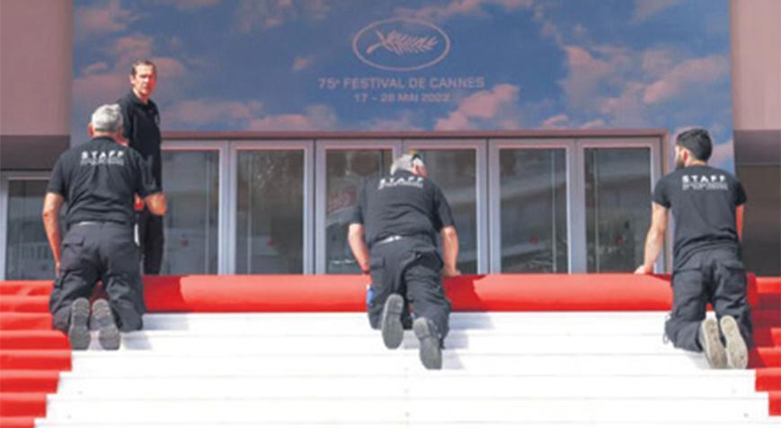 Cannes’da grev sesleri