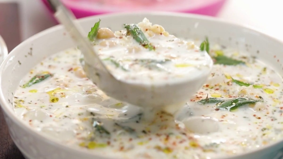 Hem serinleyin, hem eriyin! Ayran aşının inanılmaz faydaları…