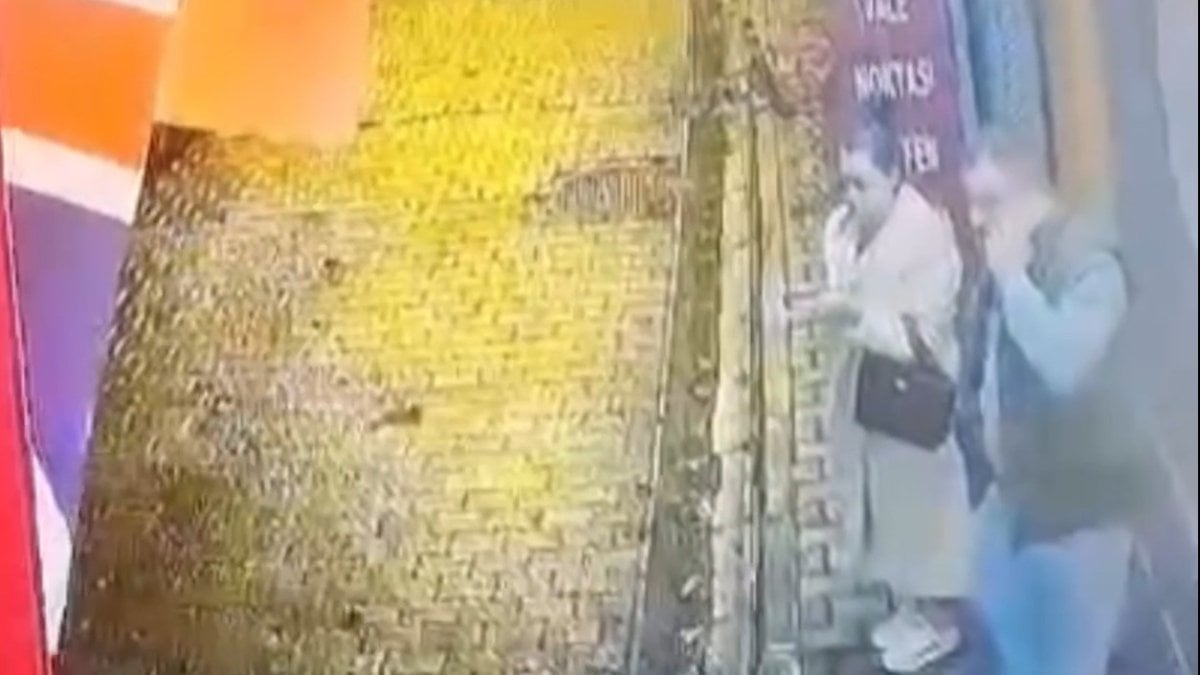 İstanbul’da otelde duş alırken arabasını çaldılar