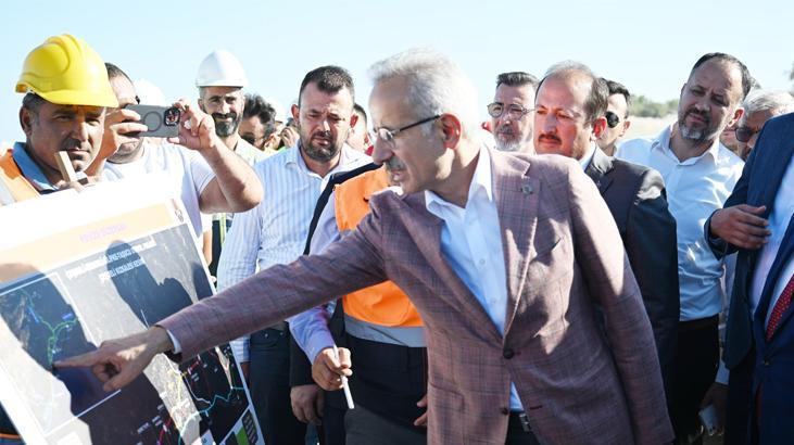 Bakan Uraloğlu Mersin’de duyurdu! 2,5 saat süren yol 20 dakikaya düşecek