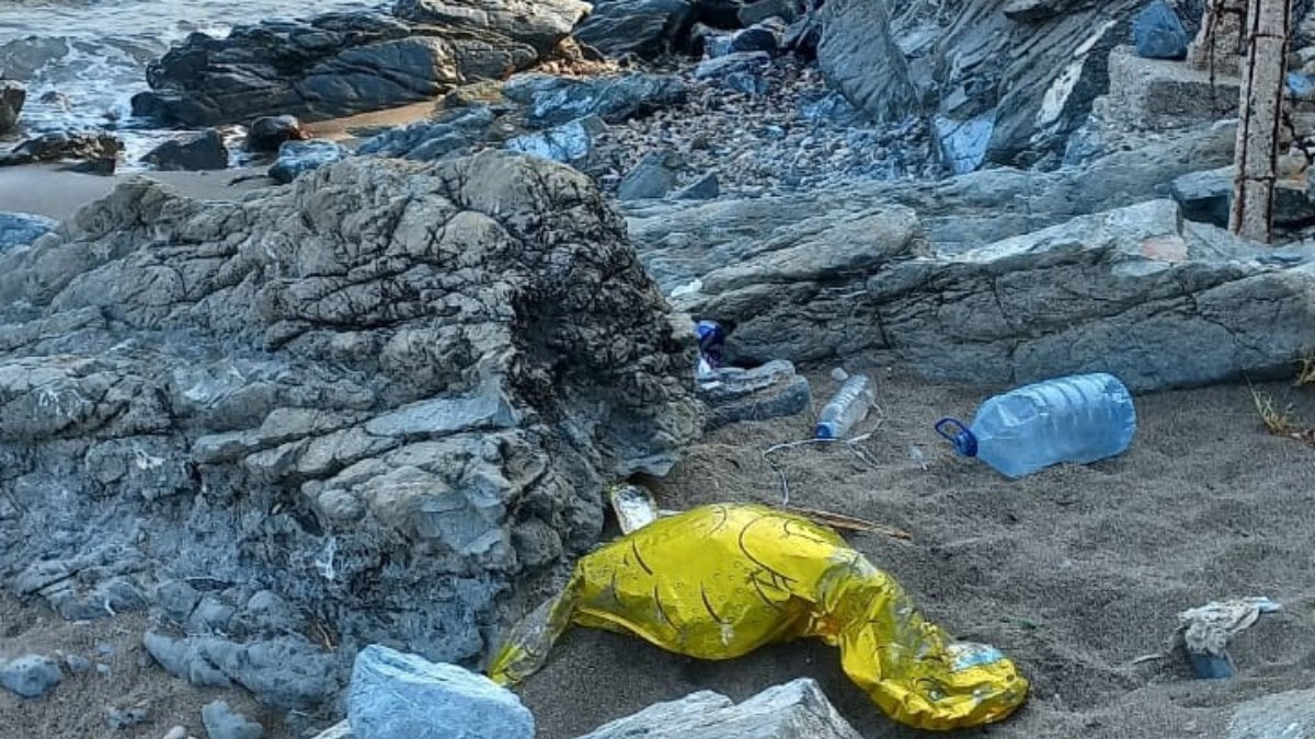 Antalya Phaselis, çöp yığınlarıyla doldu