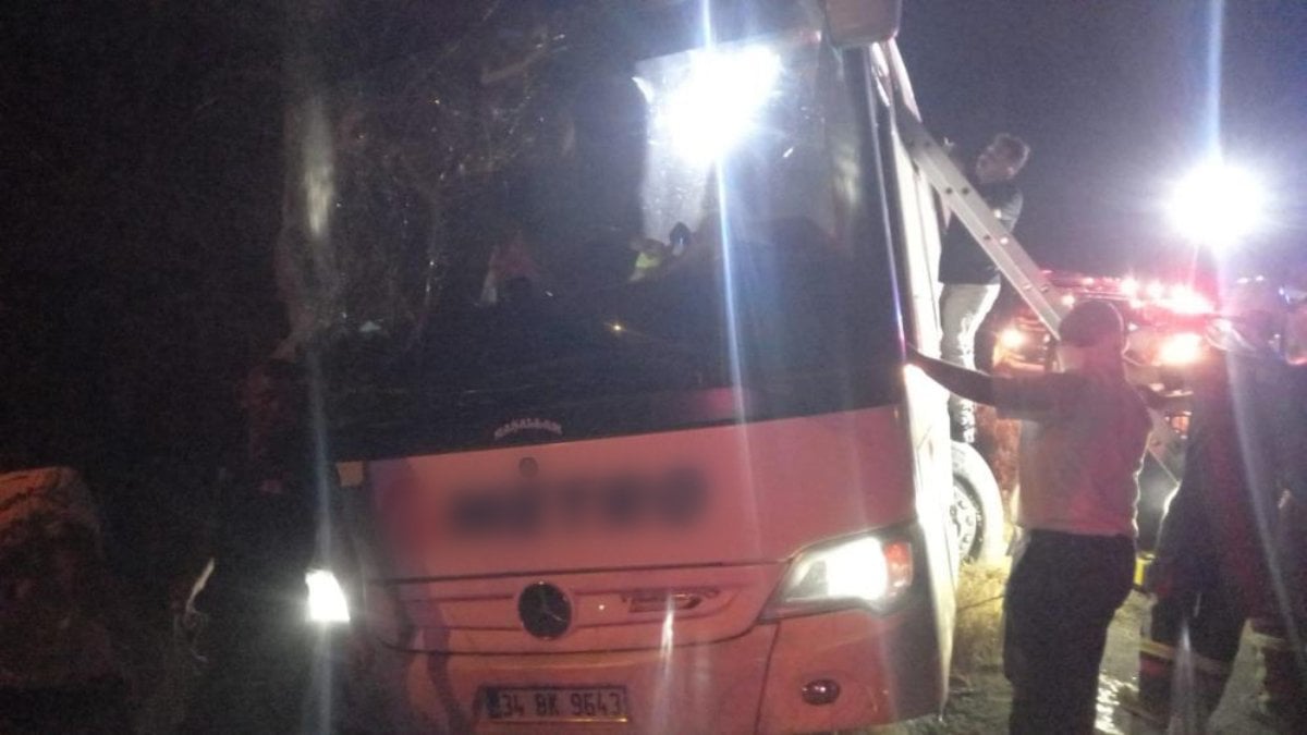 Aydın’da yolcu otobüsü yoldan çıktı: 1 kişi hayatını kaybetti