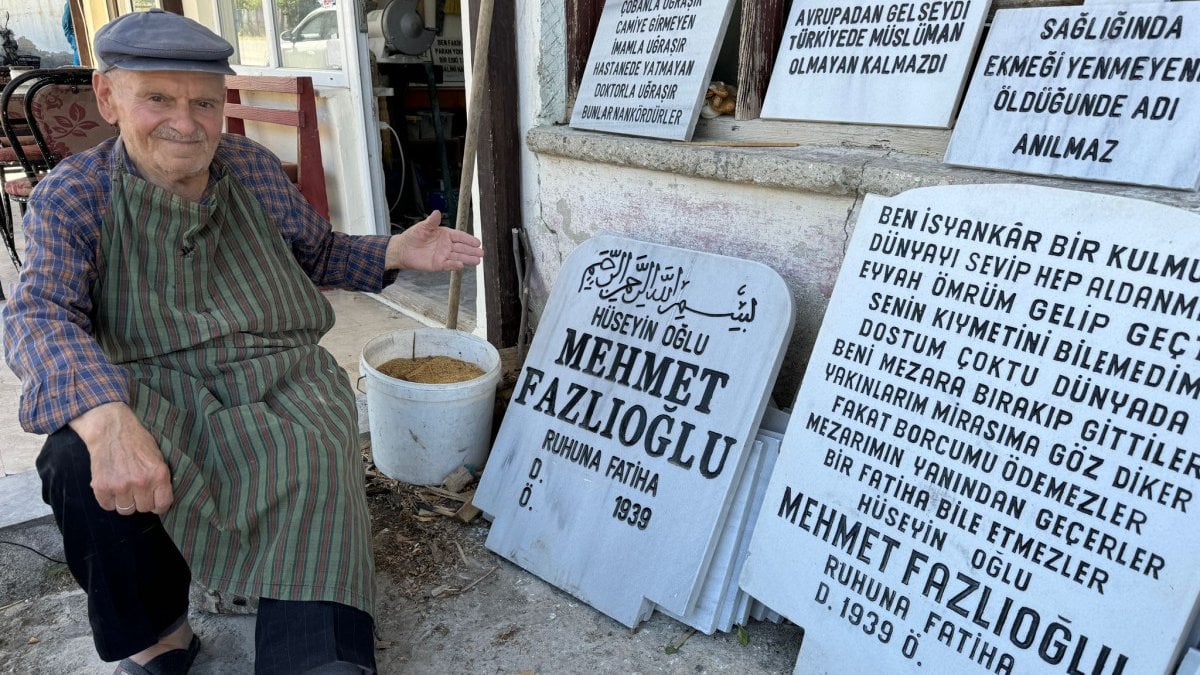 Bartın’da 62 yıllık mezar taşı ustası kendisi için 2 ayrı mezar taşı yaptı