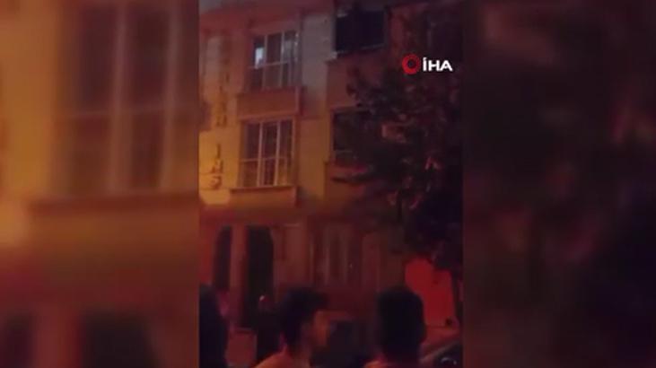 İkinci kattan atladı saniyelerle yere bırakılan minderin üzerine düştü