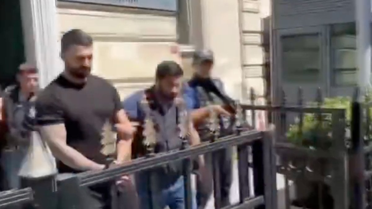 İstanbul’da eğlence mekanında kadınları darbeden şahıslar gözaltında