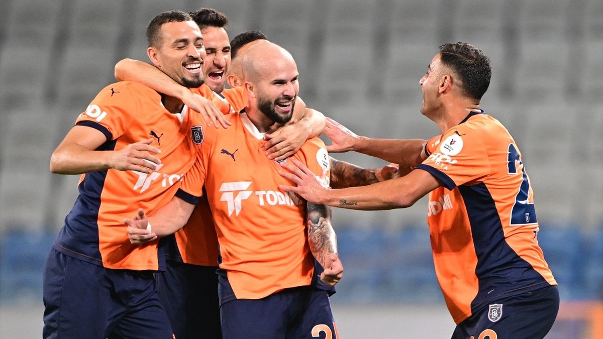 Joao Figueiredo orta sahadan attı! Gol düellosunda Başakşehir, Alanyaspor’u yendi