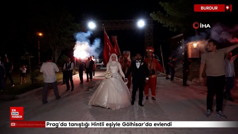 Prag’da tanıştığı Hint eşiyle Gölhisar’da evlendi