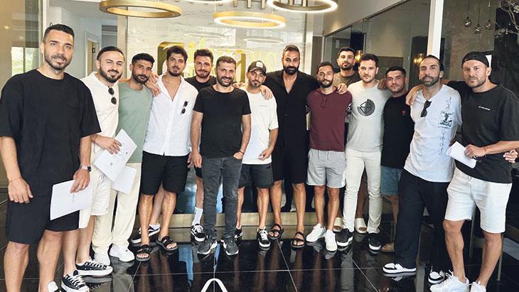 ‘Yarım kalan bir hikayeyi tamamlamak için evimdeyim’