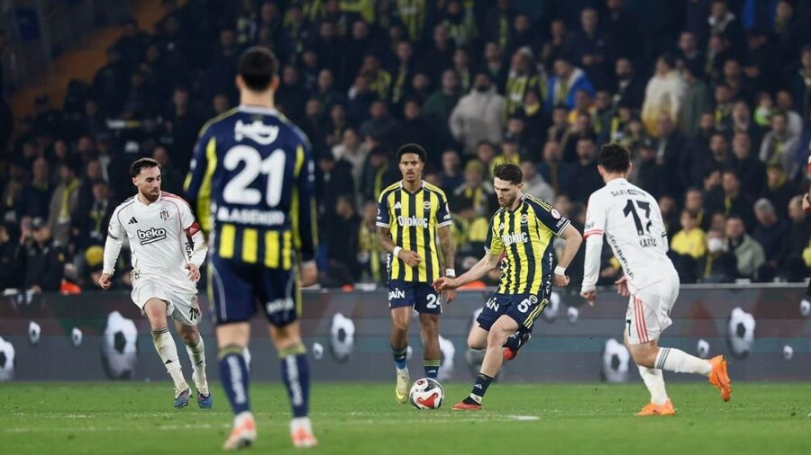 Eski hakemler, Fenerbahçe-Beşiktaş derbisinin hakem kararlarını değerlendirdi